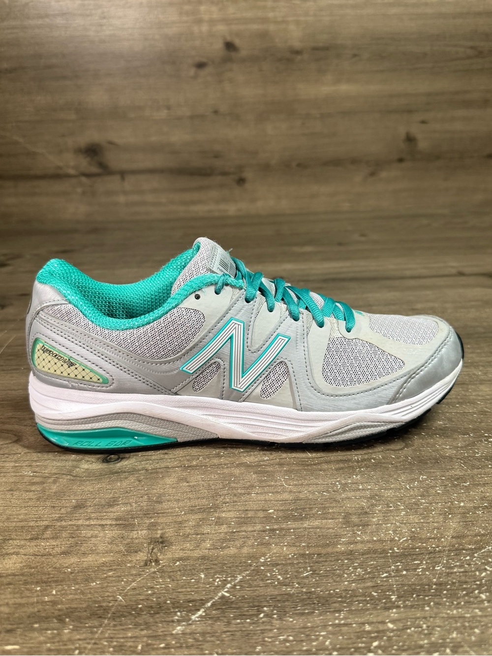 New Balance 1540v2 Womens 10 B Silver Mint Running Shoes Made USA W1540